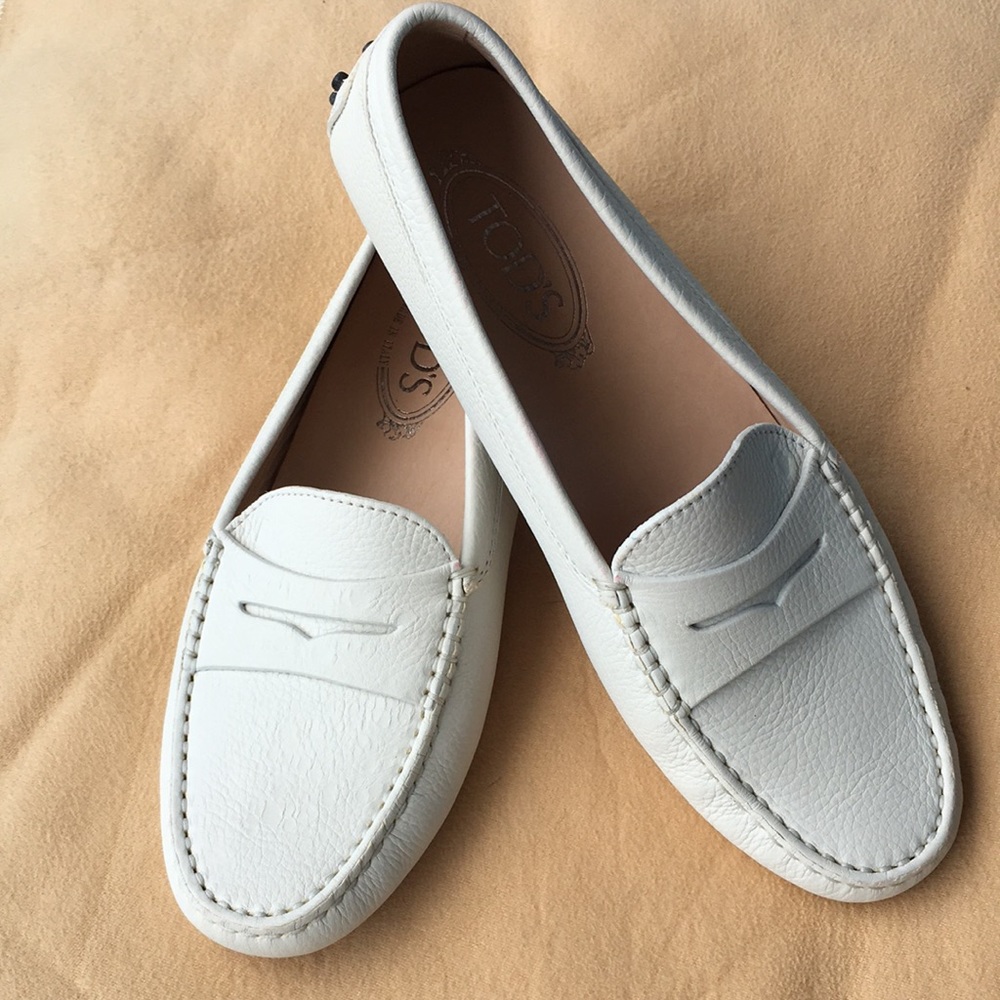 Tod’s Off White/Ivory Leather Gommino Driving Loafer Shoes